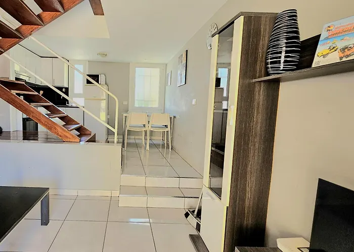 Duplex El Cortijo, Lasamericas